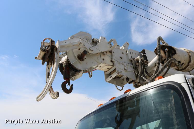 image for item DC7582 2006 Freightliner Business Class M2 digger derrick truck