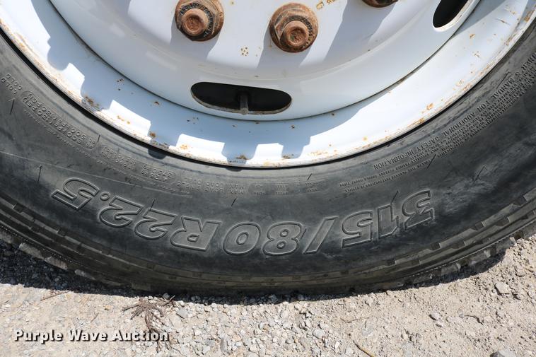 image for item DC7582 2006 Freightliner Business Class M2 digger derrick truck