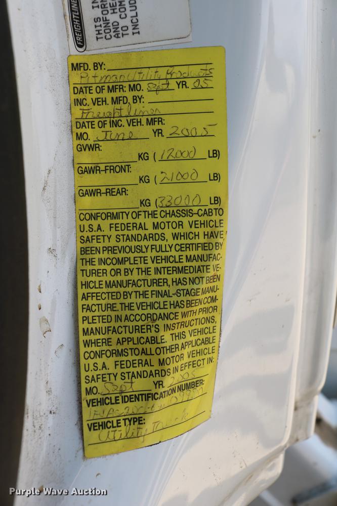 image for item DC7582 2006 Freightliner Business Class M2 digger derrick truck