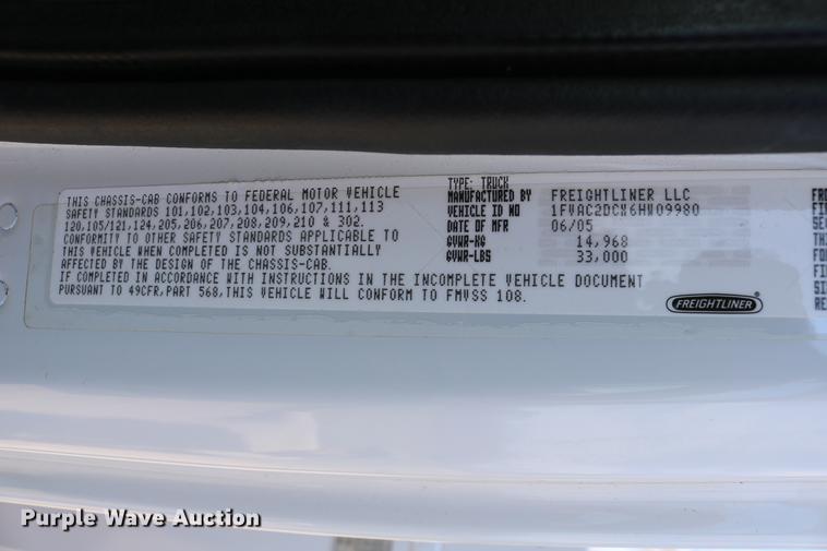 image for item DC7582 2006 Freightliner Business Class M2 digger derrick truck