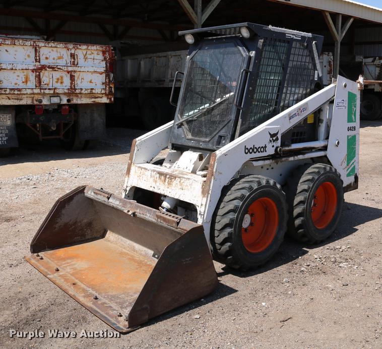 image for item DC7605 1988 Bobcat 642B skid steer