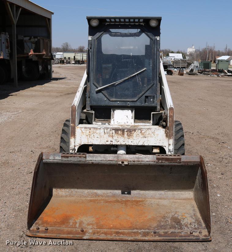 image for item DC7605 1988 Bobcat 642B skid steer