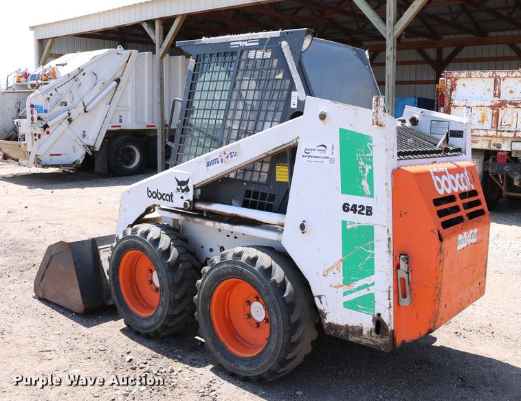 image for item DC7605 1988 Bobcat 642B skid steer