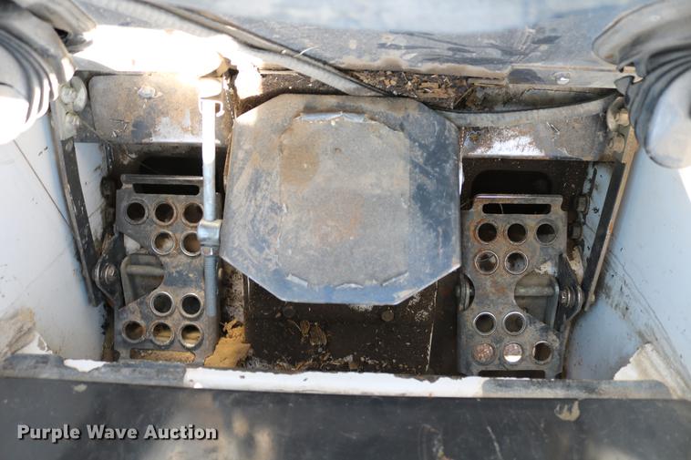 image for item DC7605 1988 Bobcat 642B skid steer