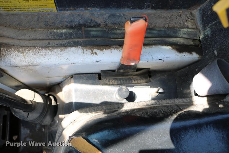 image for item DC7605 1988 Bobcat 642B skid steer