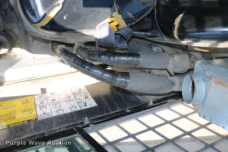 image for item DC7605 1988 Bobcat 642B skid steer