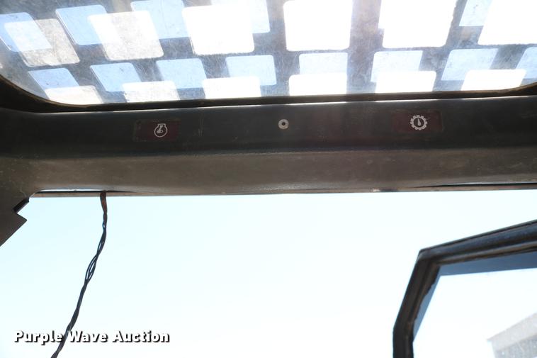 image for item DC7605 1988 Bobcat 642B skid steer