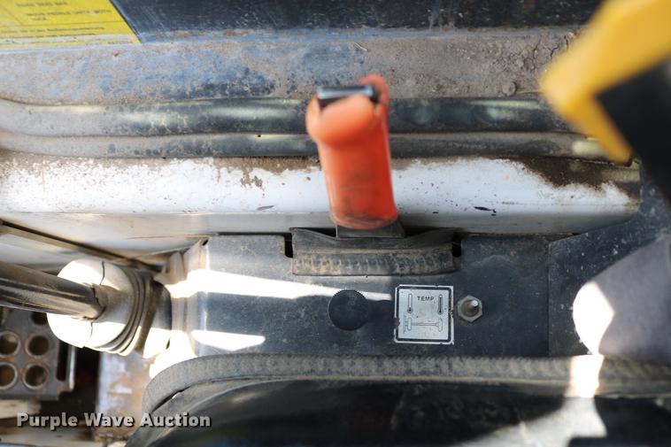 image for item DC7605 1988 Bobcat 642B skid steer