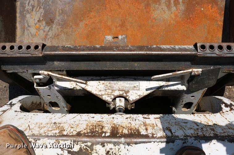 image for item DC7605 1988 Bobcat 642B skid steer