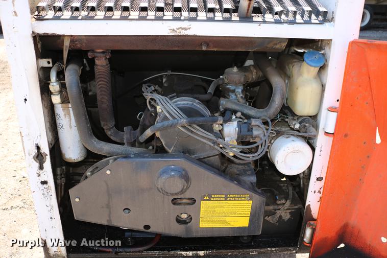 image for item DC7605 1988 Bobcat 642B skid steer