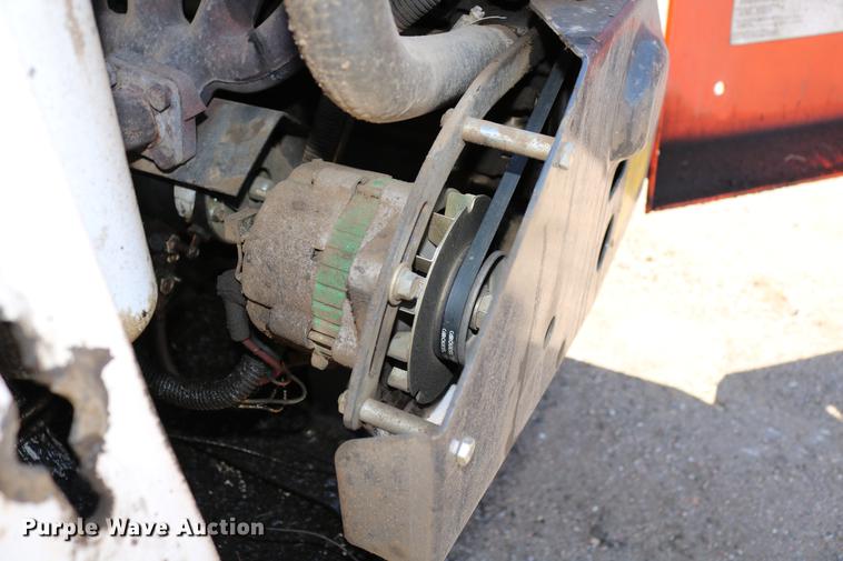 image for item DC7605 1988 Bobcat 642B skid steer