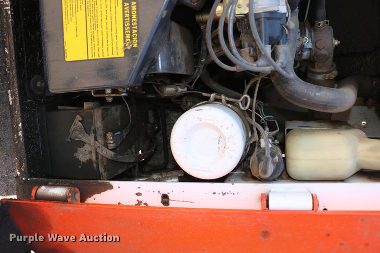 image for item DC7605 1988 Bobcat 642B skid steer