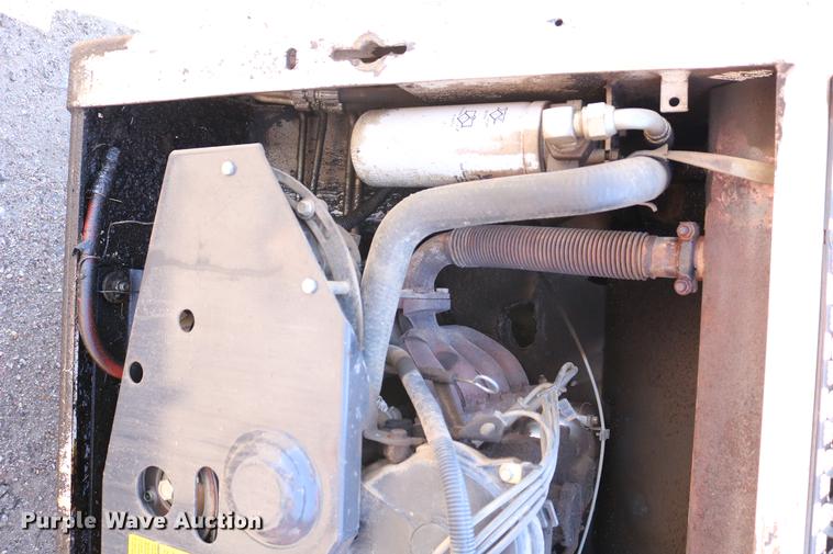 image for item DC7605 1988 Bobcat 642B skid steer