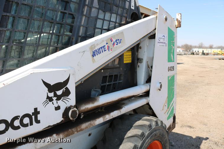 image for item DC7605 1988 Bobcat 642B skid steer