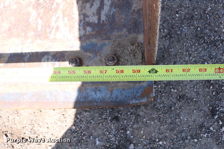 image for item DC7605 1988 Bobcat 642B skid steer