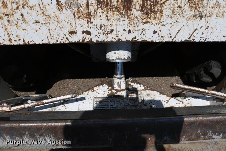 image for item DC7605 1988 Bobcat 642B skid steer