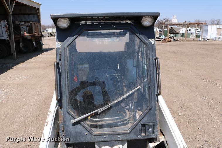 image for item DC7605 1988 Bobcat 642B skid steer