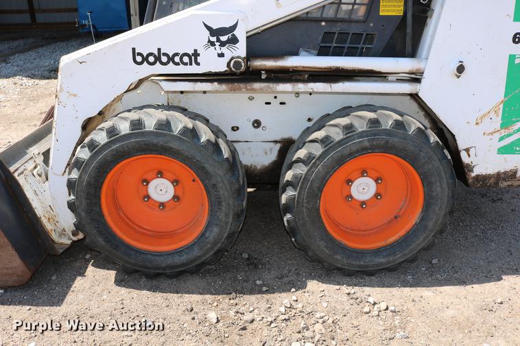 image for item DC7605 1988 Bobcat 642B skid steer