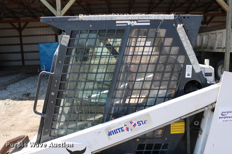 image for item DC7605 1988 Bobcat 642B skid steer