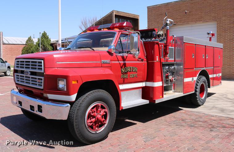 image for item DC7606 1985 Ford F700 fire truck