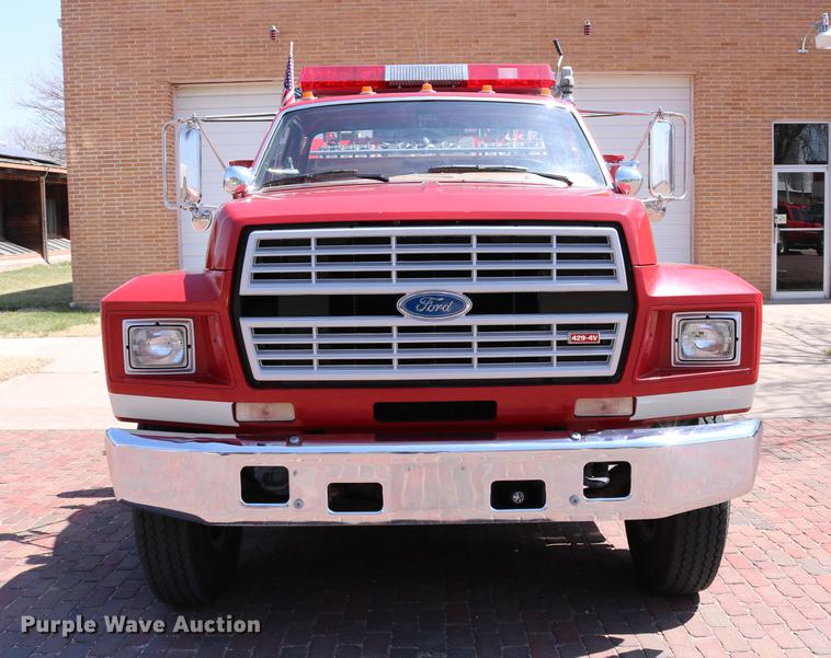 image for item DC7606 1985 Ford F700 fire truck