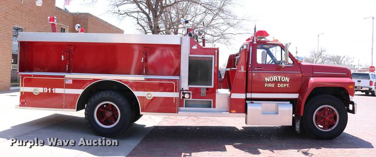 image for item DC7606 1985 Ford F700 fire truck