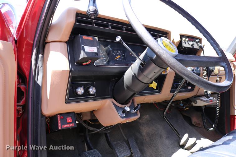 image for item DC7606 1985 Ford F700 fire truck