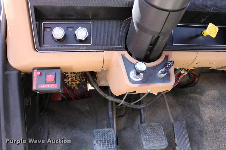 image for item DC7606 1985 Ford F700 fire truck