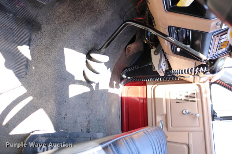 image for item DC7606 1985 Ford F700 fire truck