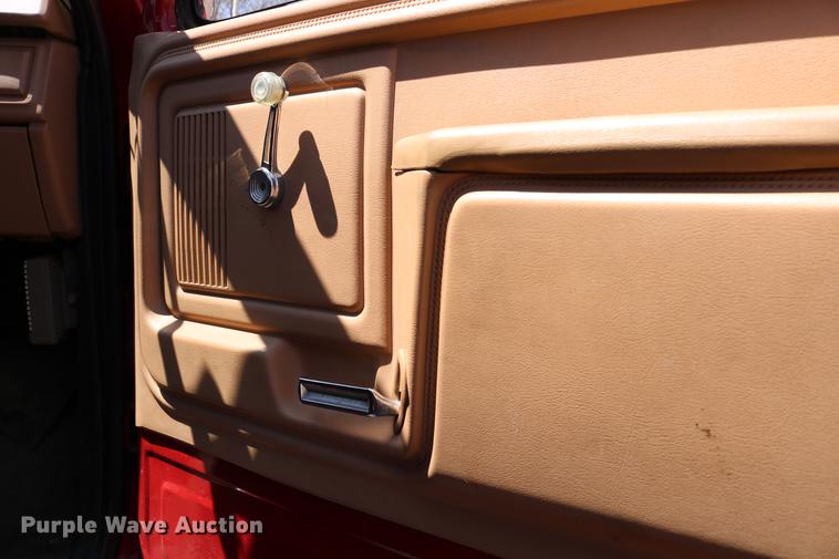 image for item DC7606 1985 Ford F700 fire truck