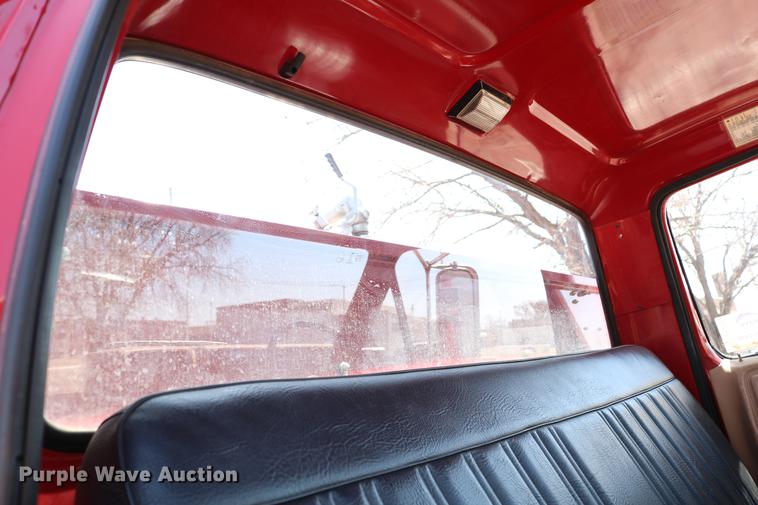 image for item DC7606 1985 Ford F700 fire truck