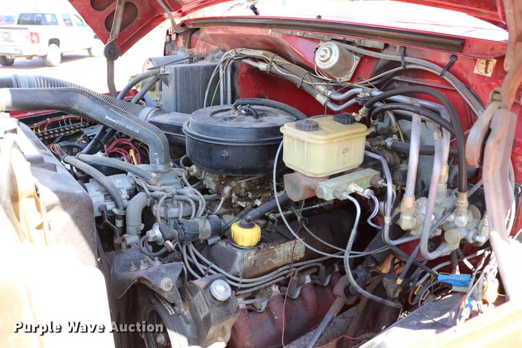 image for item DC7606 1985 Ford F700 fire truck