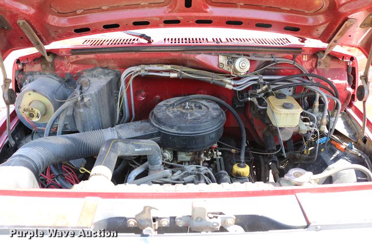 image for item DC7606 1985 Ford F700 fire truck