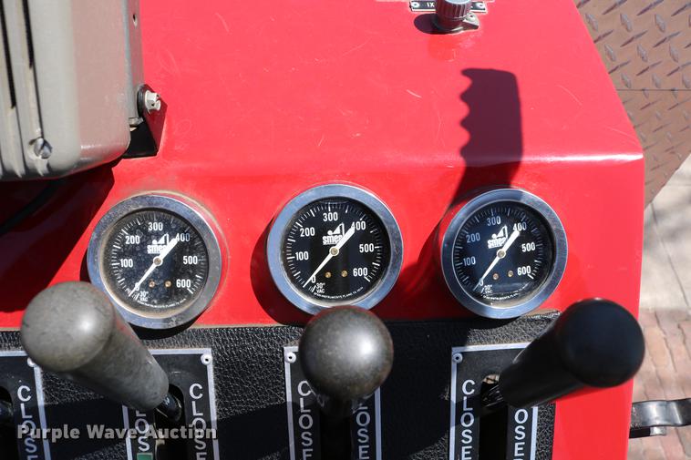 image for item DC7606 1985 Ford F700 fire truck