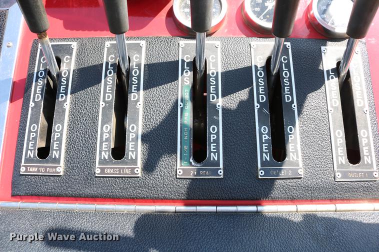 image for item DC7606 1985 Ford F700 fire truck