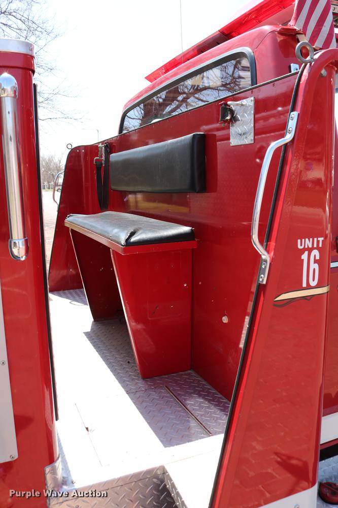 image for item DC7606 1985 Ford F700 fire truck