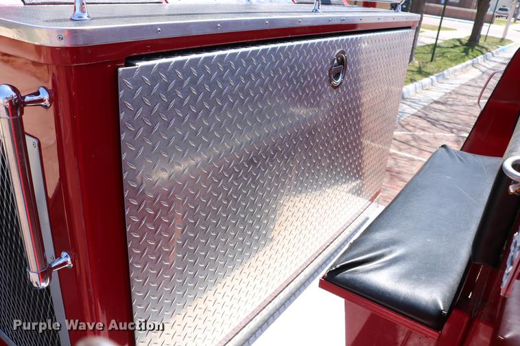 image for item DC7606 1985 Ford F700 fire truck