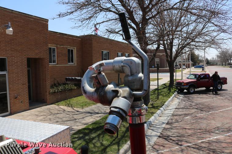 image for item DC7606 1985 Ford F700 fire truck