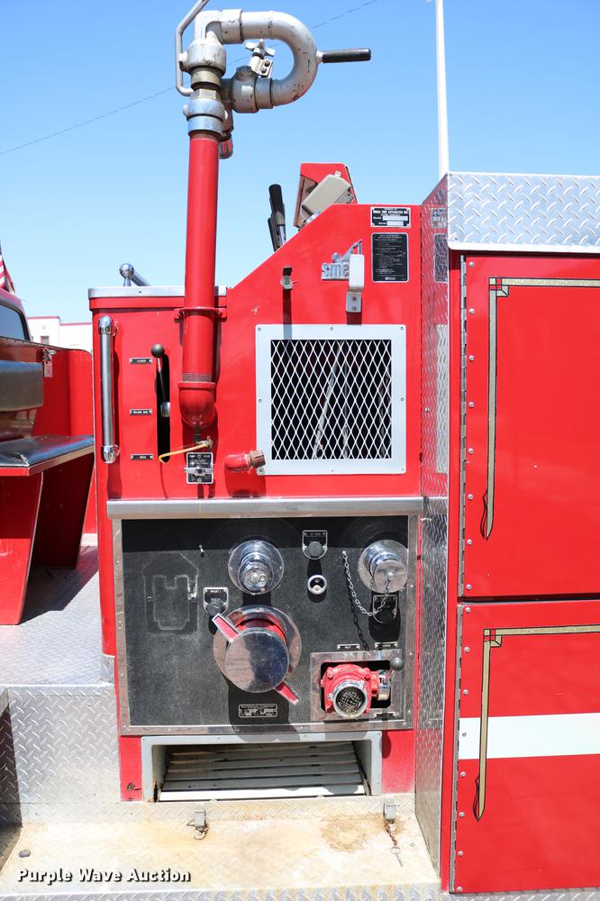 image for item DC7606 1985 Ford F700 fire truck