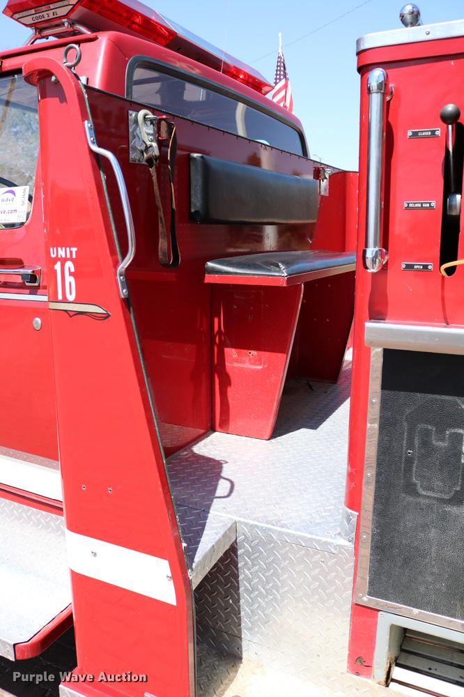 image for item DC7606 1985 Ford F700 fire truck