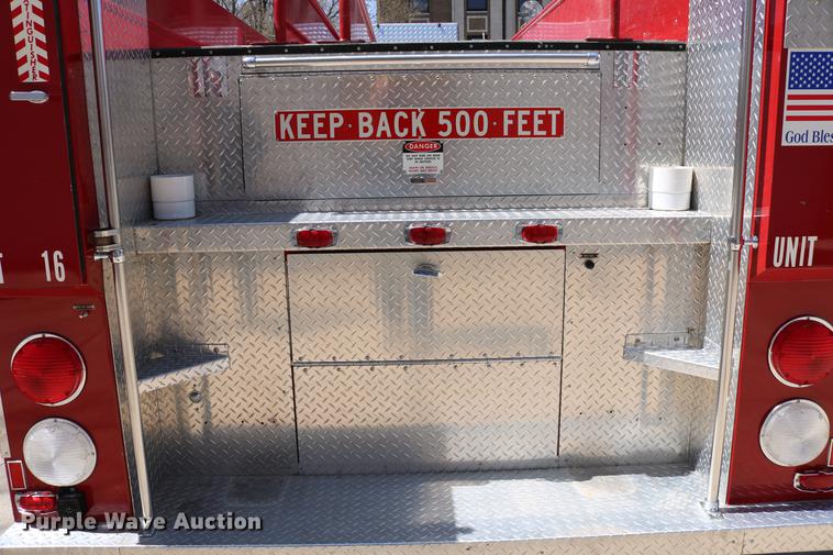 image for item DC7606 1985 Ford F700 fire truck