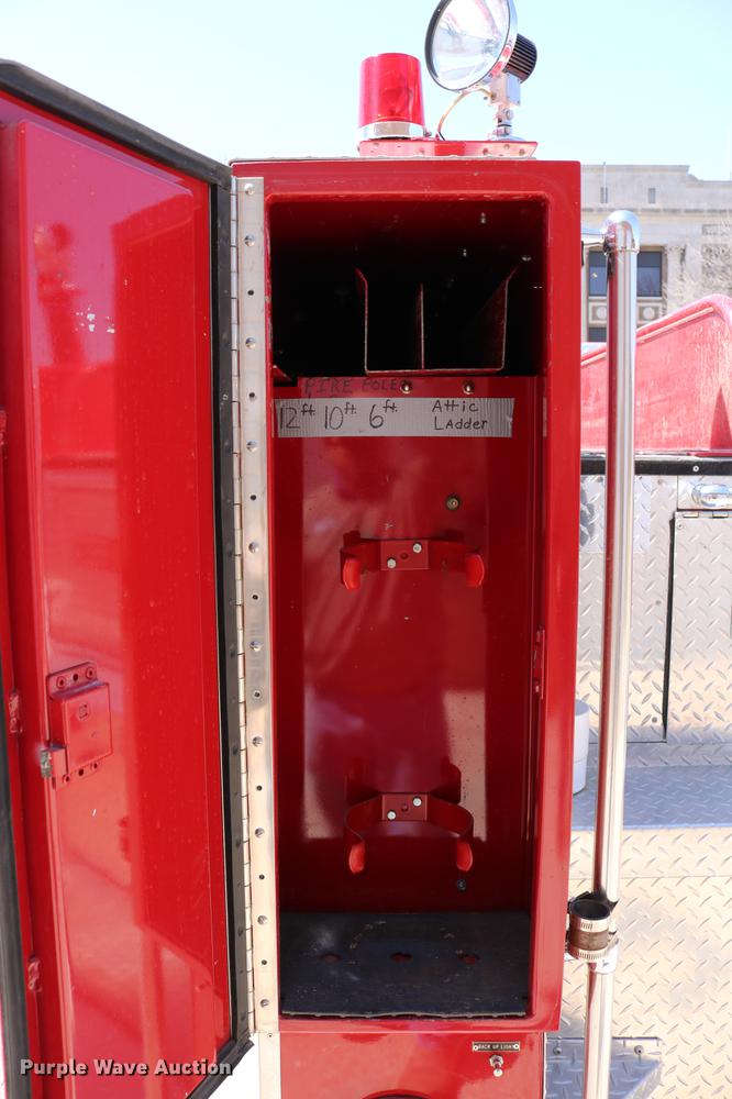 image for item DC7606 1985 Ford F700 fire truck