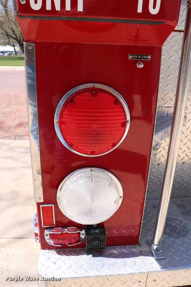 image for item DC7606 1985 Ford F700 fire truck