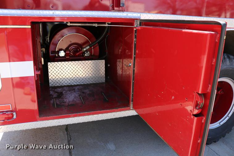 image for item DC7606 1985 Ford F700 fire truck