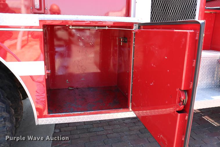 image for item DC7606 1985 Ford F700 fire truck