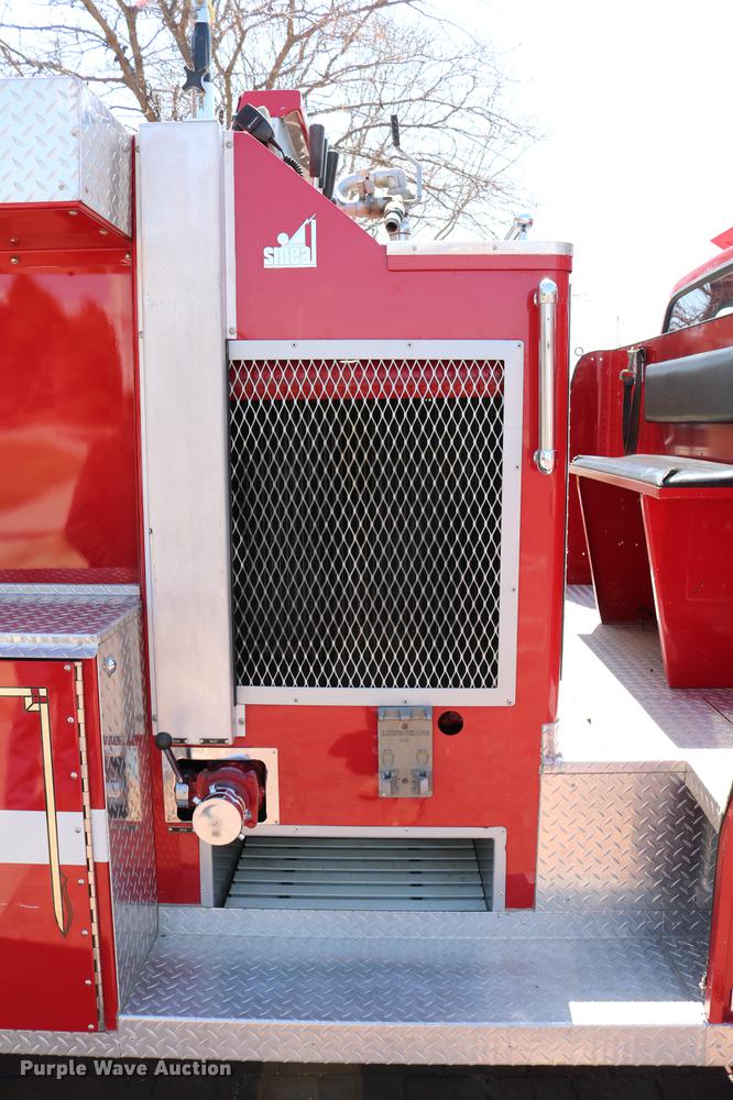 image for item DC7606 1985 Ford F700 fire truck