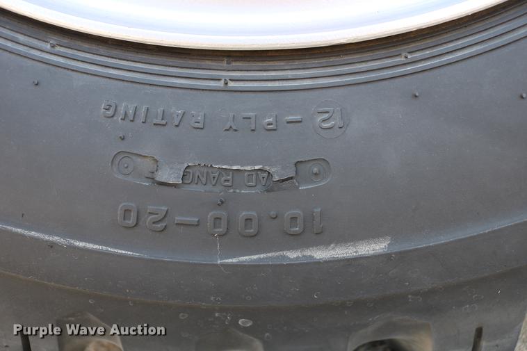 image for item DC7606 1985 Ford F700 fire truck