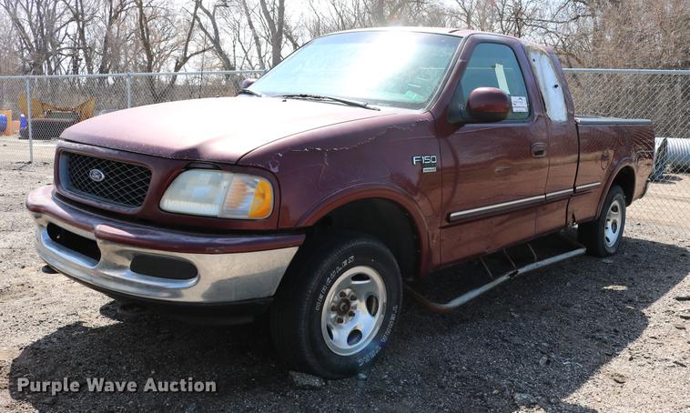 image for item DC7607 1998 Ford F150 SuperCab pickup truck