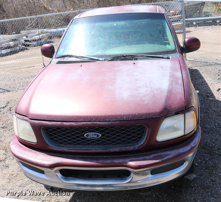 image for item DC7607 1998 Ford F150 SuperCab pickup truck