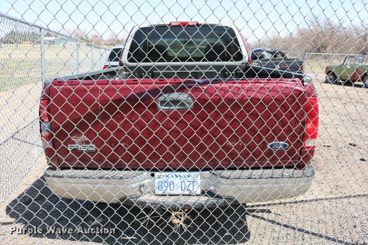 image for item DC7607 1998 Ford F150 SuperCab pickup truck